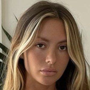 pauline tantot nackt|PAULINE TANTOT Nude